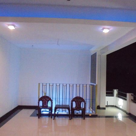 Jmf Hotel Negombo Bagian luar foto