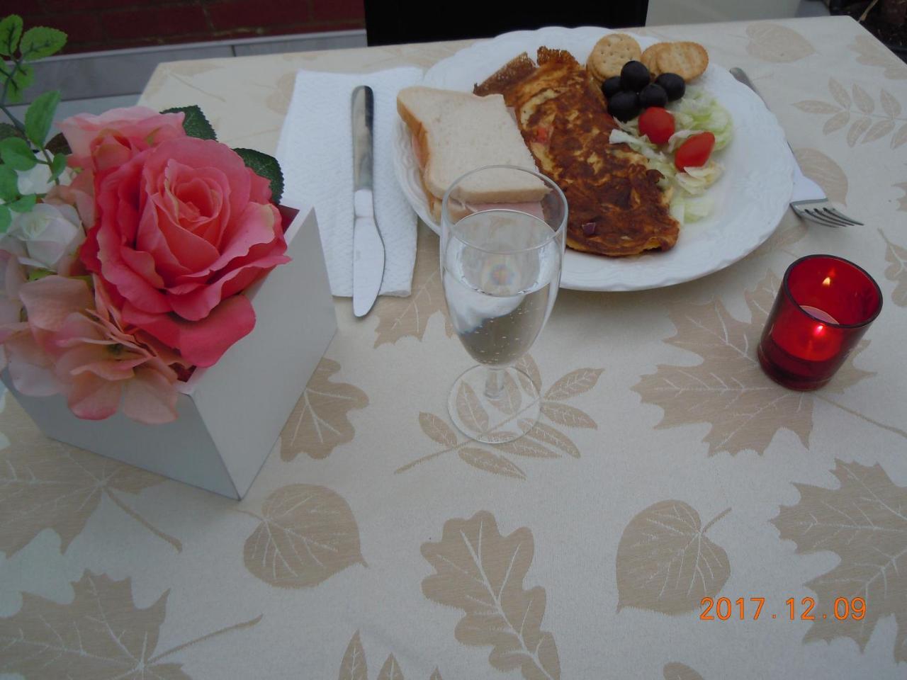 Jmf Hotel Negombo Bagian luar foto