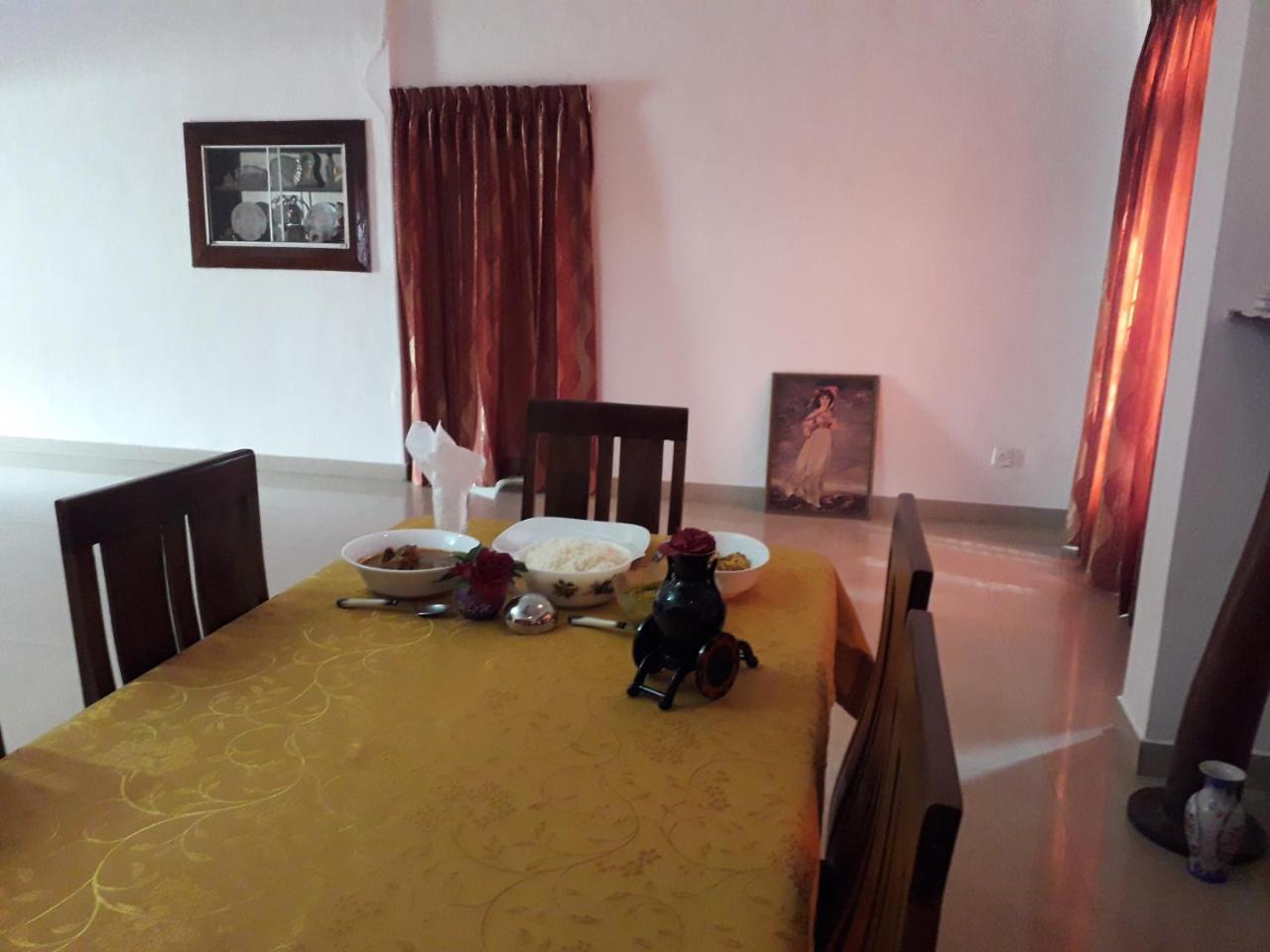Jmf Hotel Negombo Bagian luar foto