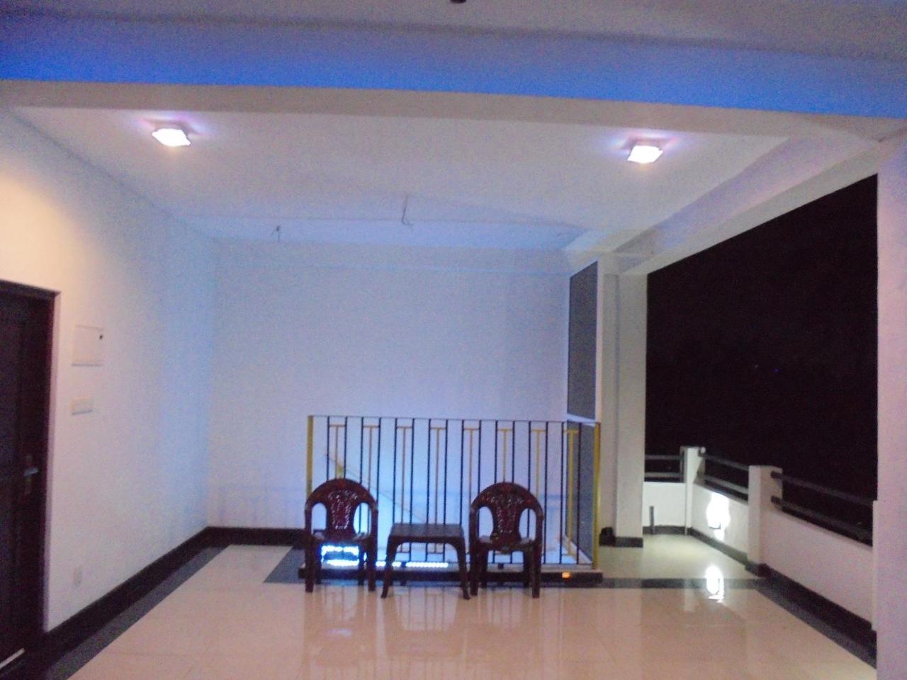 Jmf Hotel Negombo Bagian luar foto