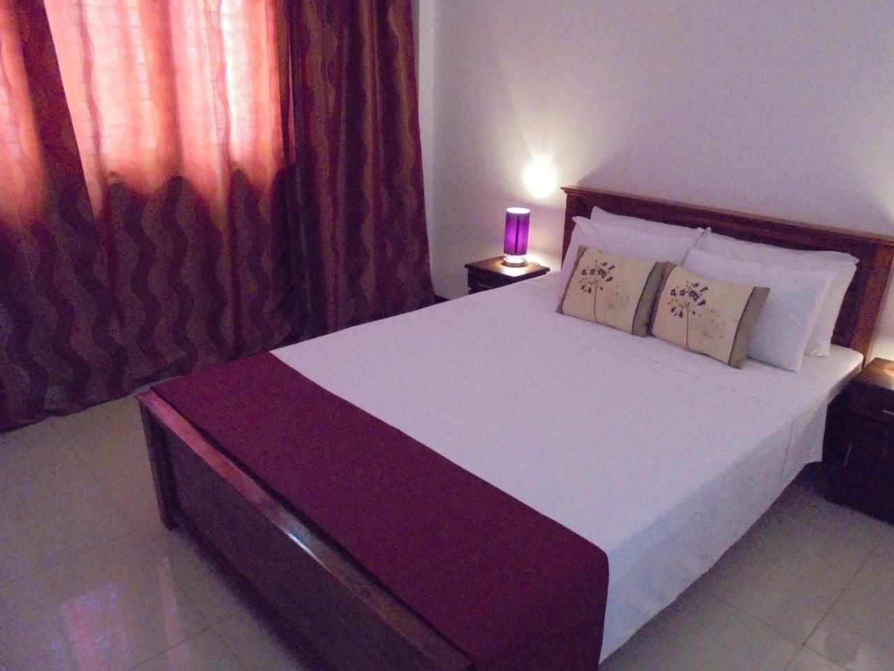 Jmf Hotel Negombo Bagian luar foto